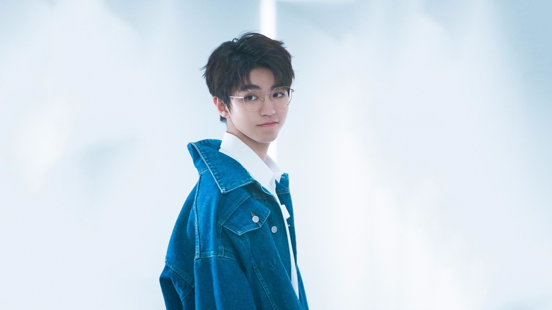 随机日本球员赛场拼搏，收获赞誉，日本队球员