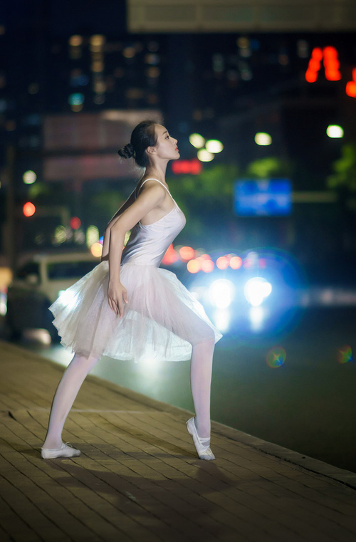 随机未来足球王者：新星在欧冠的崭露头角，未来足球十大潜力球星