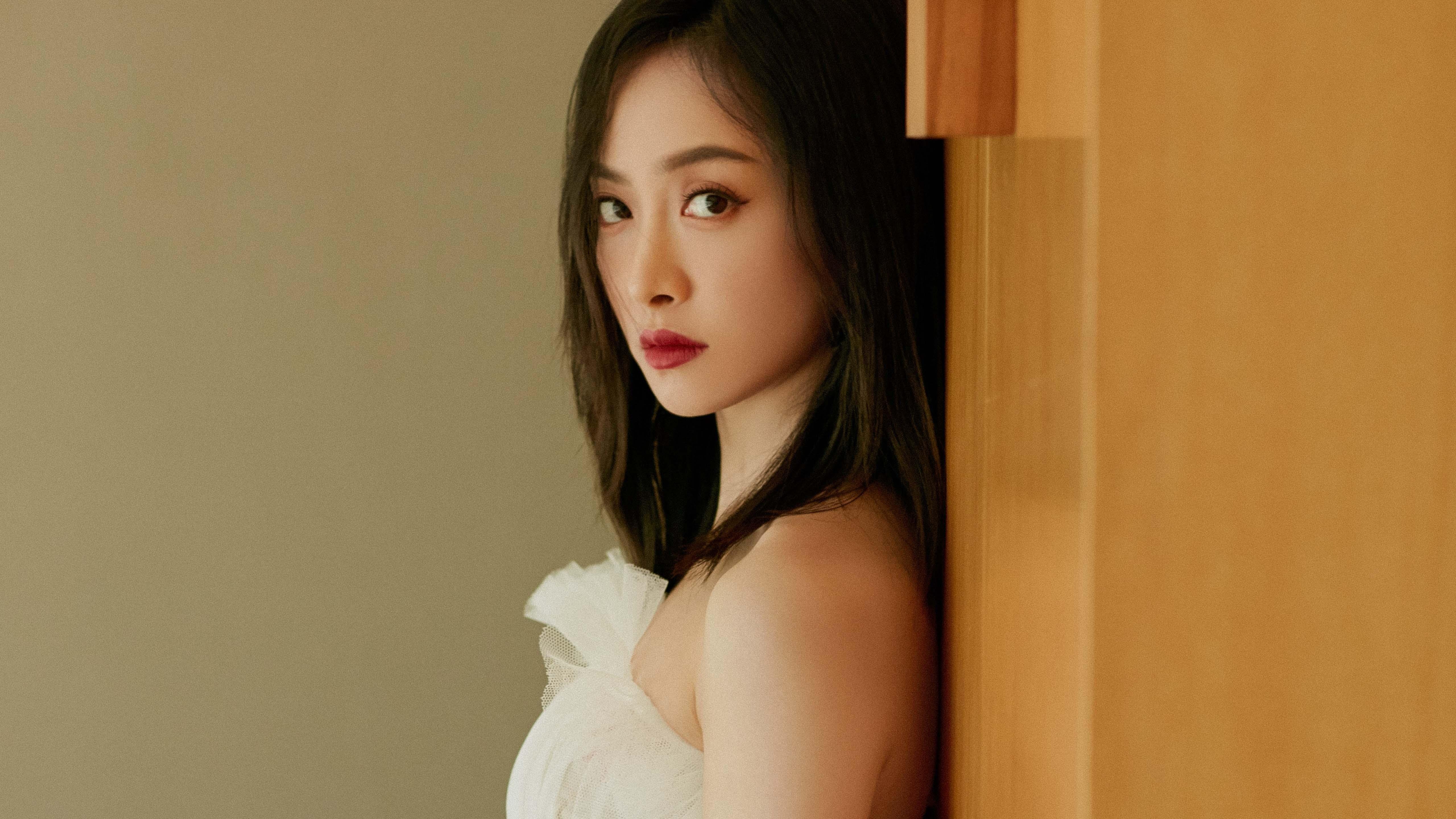 开云体育视频直播-掘金翻盘雷霆，西部决赛中约基奇末节爆发，约基奇砍下27分11助 掘金5人得分上双