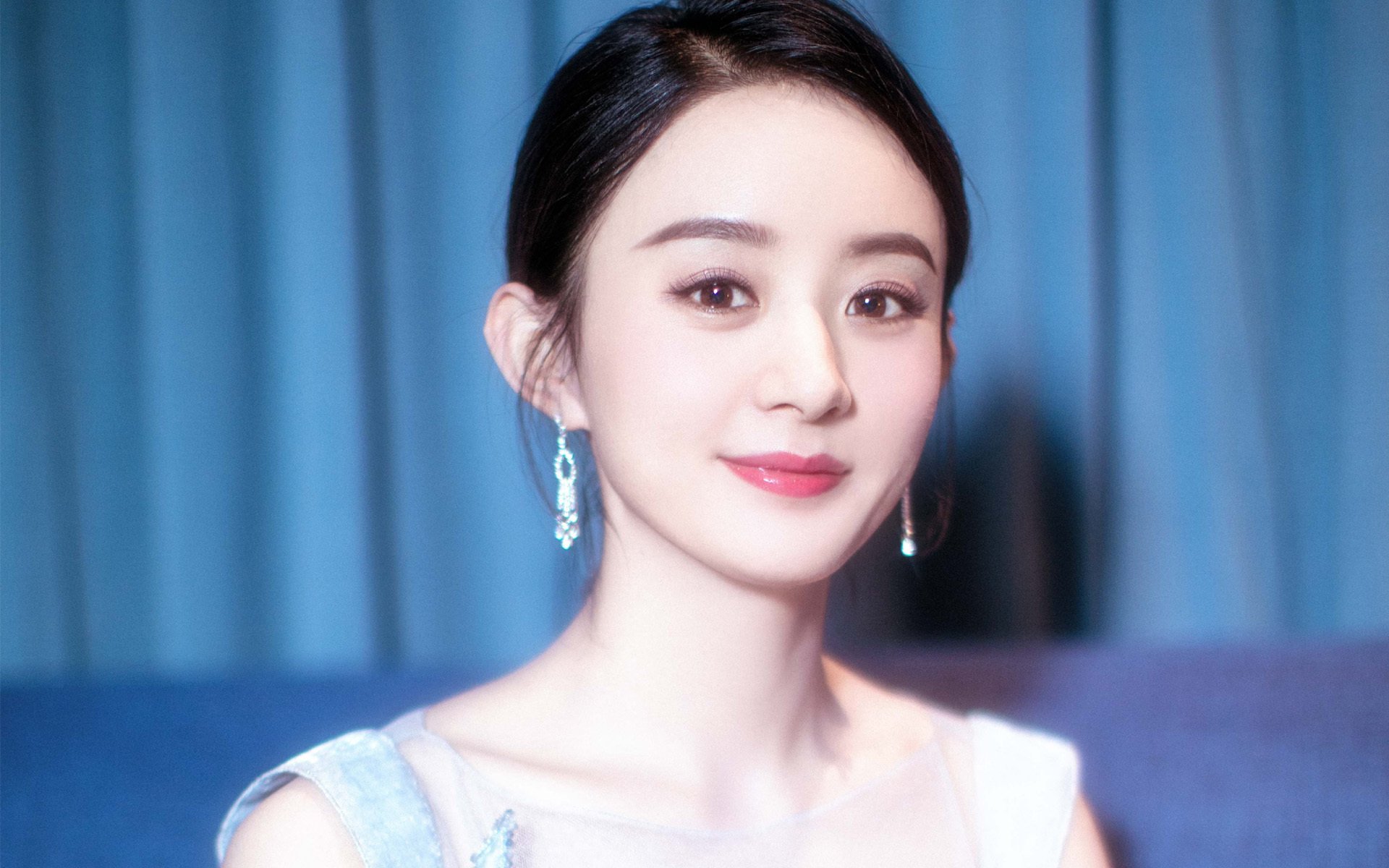 开云入口-球队进攻主导权是否由中路向边路转移，足球中路进攻是指