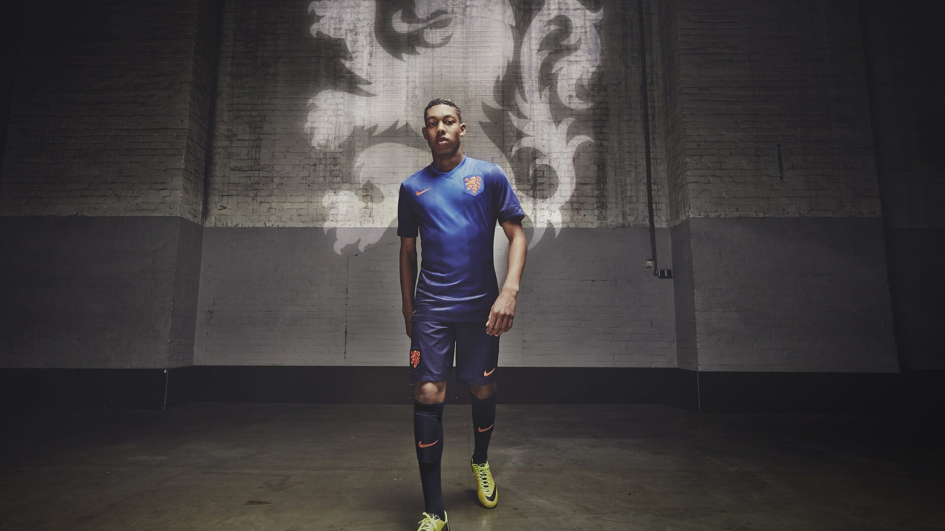 _草地之王：在温布尔登赢得冠军的秘密_，草地之王是谁